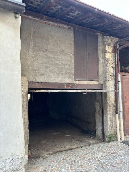 appartamento in vendita a Gavirate