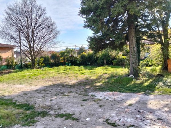 terreno edificabile in vendita a Gavirate in zona Voltorre