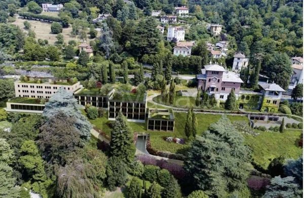 casa indipendente in vendita a Gavirate