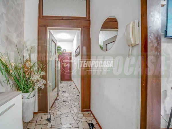 appartamento in vendita a Gavirate