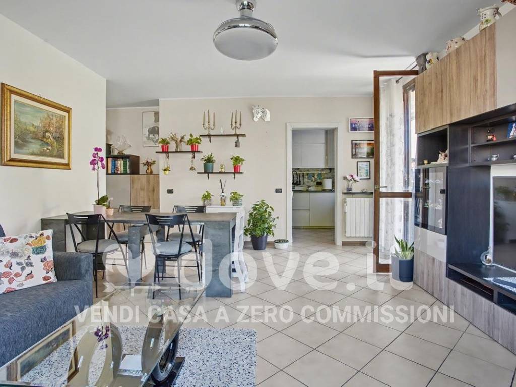 appartamento in vendita a Gavirate