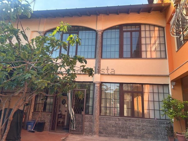 casa indipendente in vendita a Gavirate