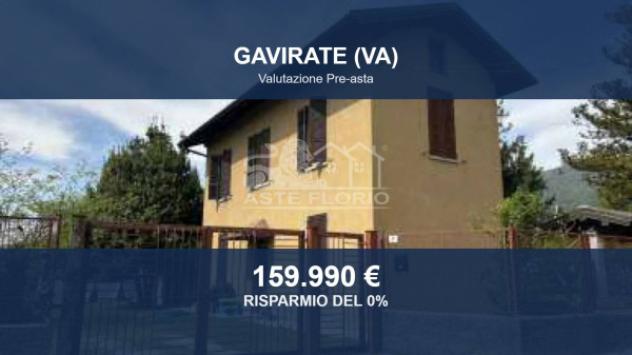 casa indipendente in vendita a Gavirate in zona Oltrona al Lago