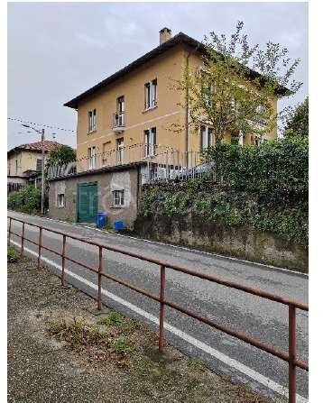 casa indipendente in vendita a Gavirate