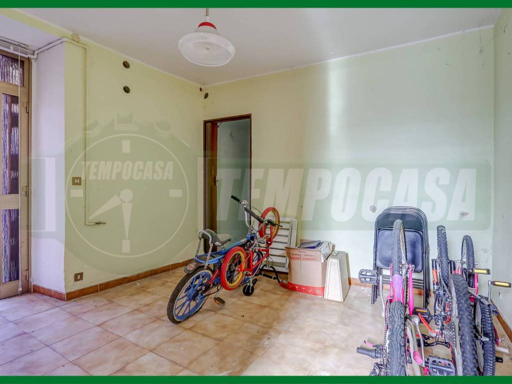 casa indipendente in vendita a Gavirate