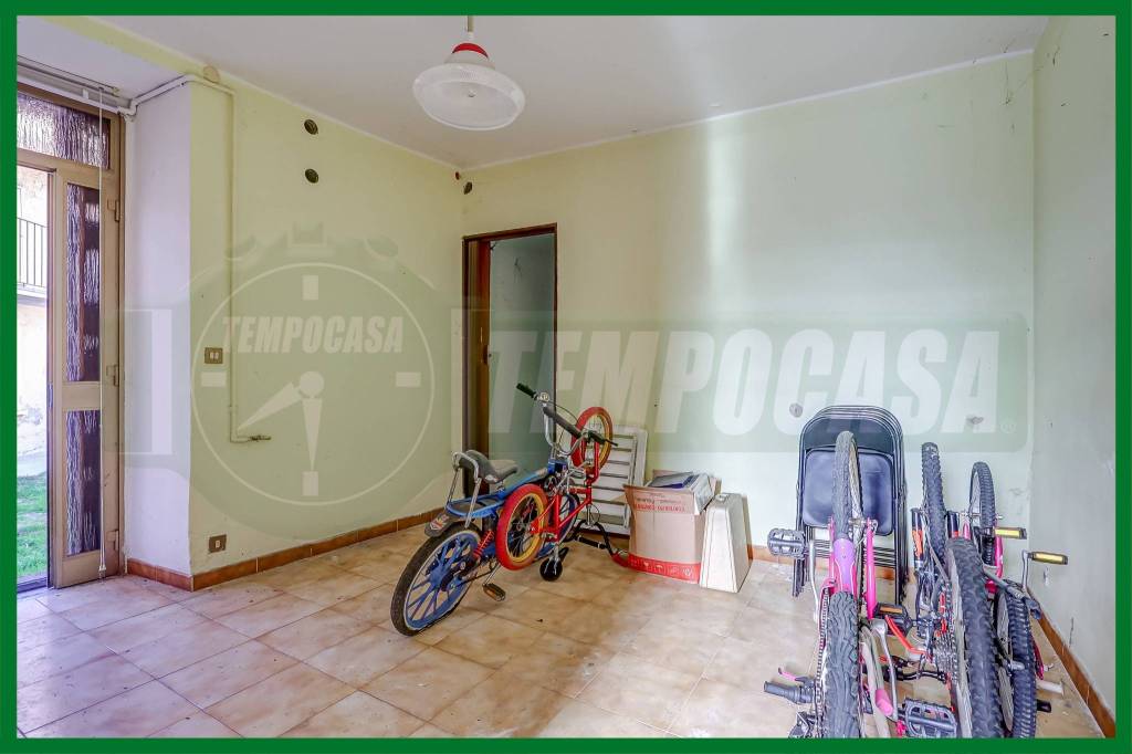 casa indipendente in vendita a Gavirate