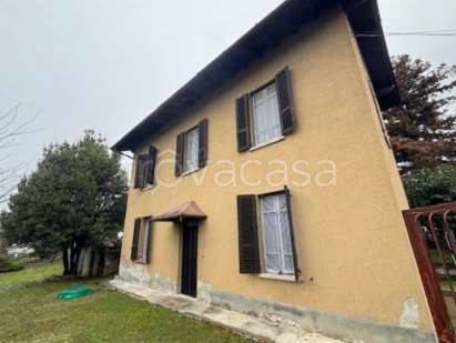 casa indipendente in vendita a Gavirate in zona Voltorre