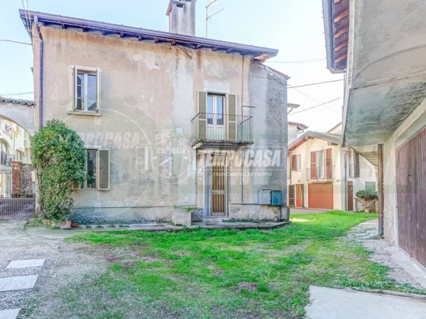 appartamento in vendita a Gavirate