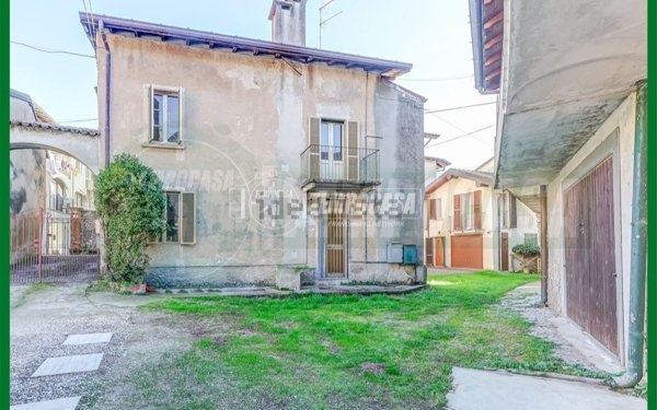 appartamento in vendita a Gavirate