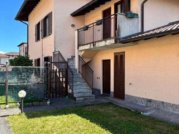 appartamento in vendita a Gavirate