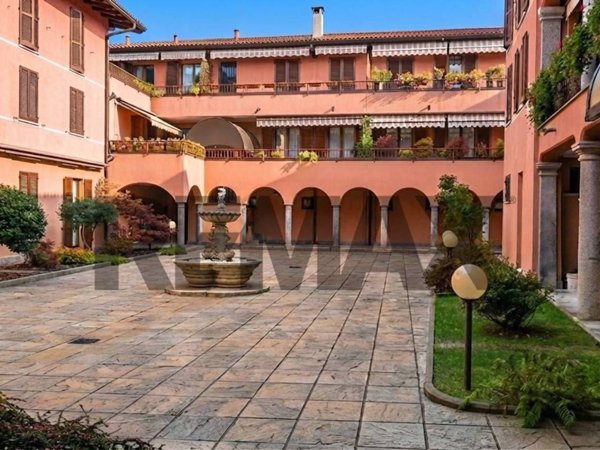 appartamento in vendita a Gavirate