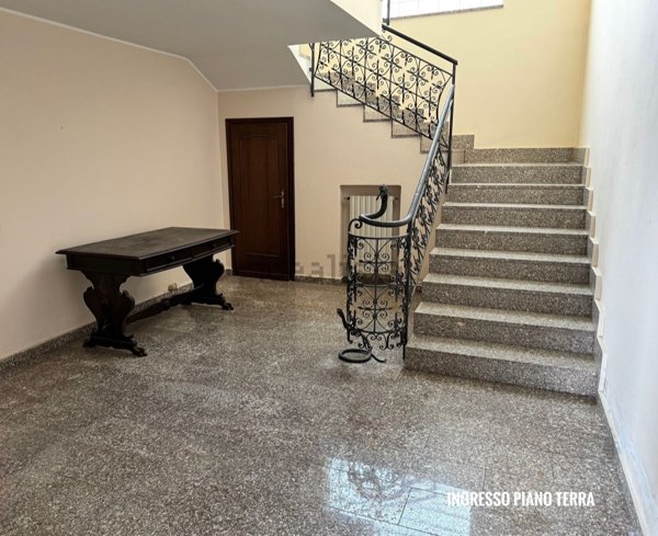 casa indipendente in vendita a Gavirate in zona Voltorre