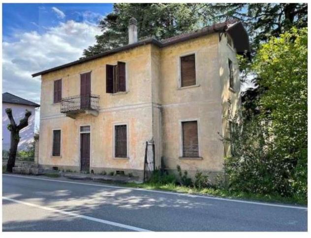 casa indipendente in vendita a Gavirate