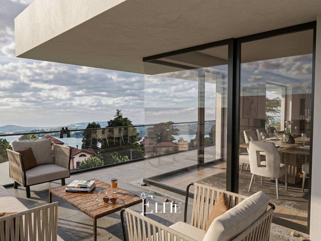 casa indipendente in vendita a Gavirate in zona Voltorre
