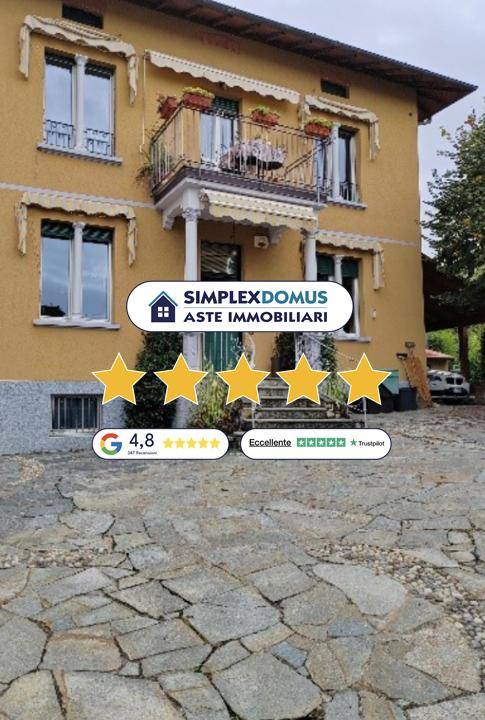 casa indipendente in vendita a Gavirate