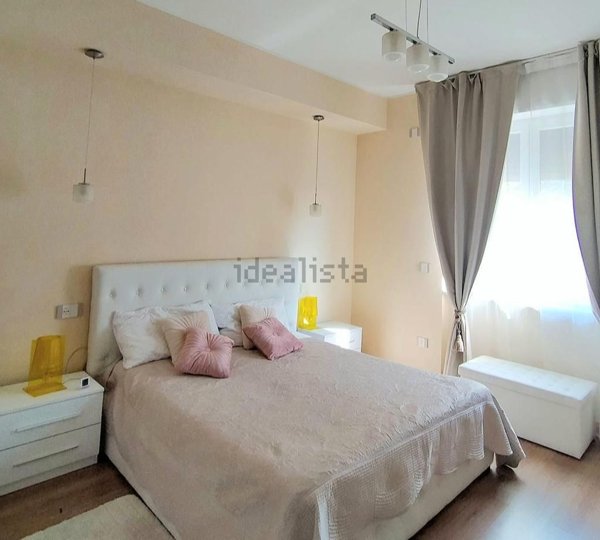 appartamento in vendita a Gavirate in zona Oltrona al Lago