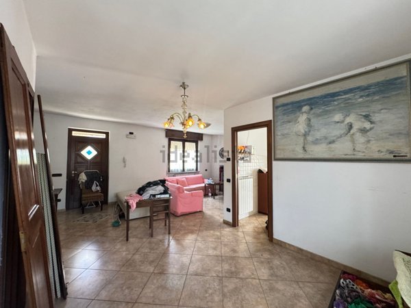 appartamento in vendita a Gavirate in zona Voltorre