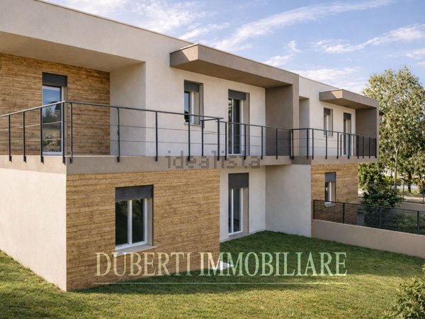 casa indipendente in vendita a Gavirate in zona Oltrona al Lago