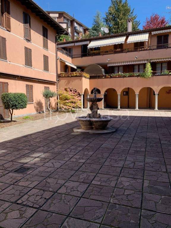 appartamento in vendita a Gavirate