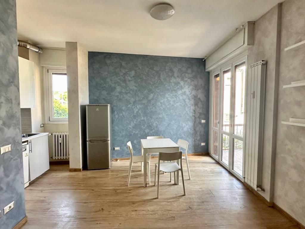 appartamento in vendita a Gavirate in zona Oltrona al Lago