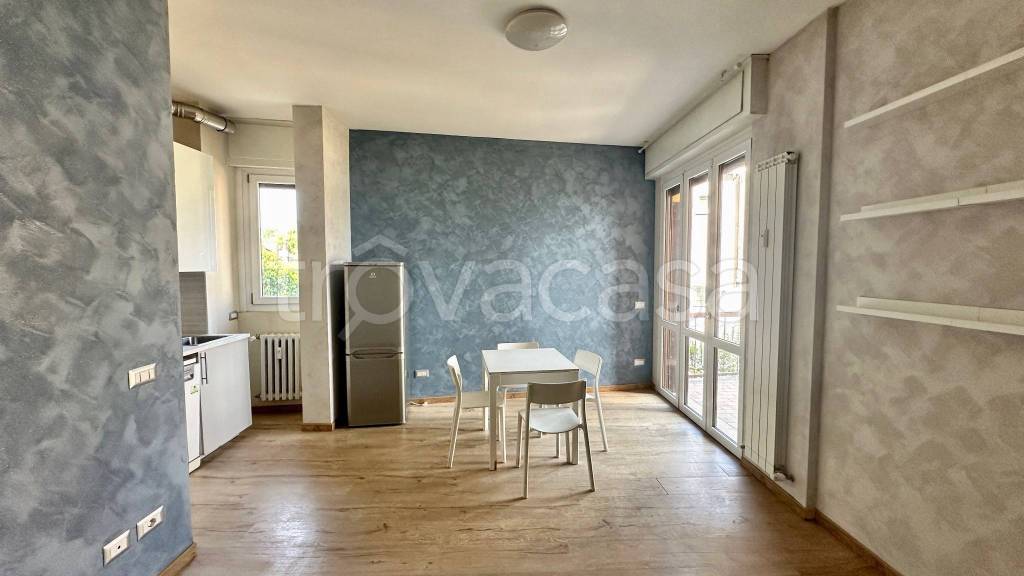 appartamento in vendita a Gavirate in zona Oltrona al Lago