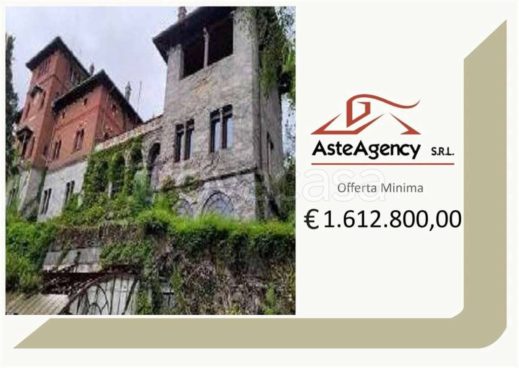 casa indipendente in vendita a Gavirate