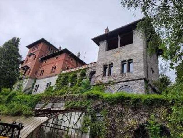 casa indipendente in vendita a Gavirate