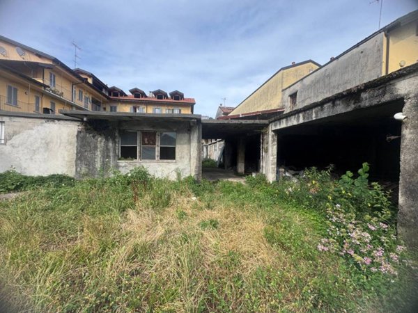 locale commerciale in vendita a Gavirate