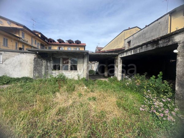 locale commerciale in vendita a Gavirate