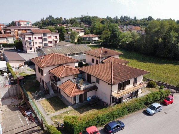 appartamento in vendita a Gavirate