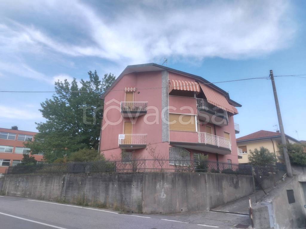 appartamento in vendita a Gavirate