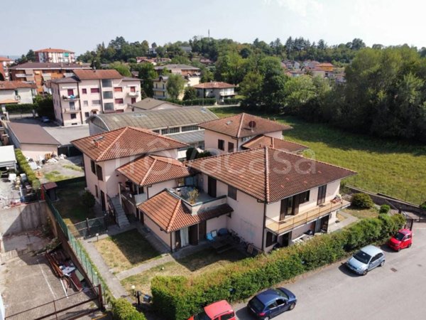 appartamento in vendita a Gavirate