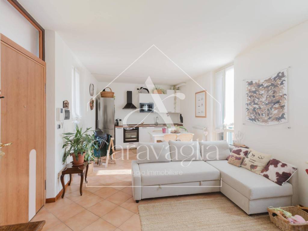 appartamento in vendita a Gavirate