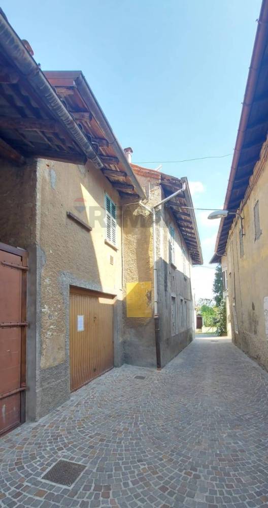 casa indipendente in vendita a Gavirate