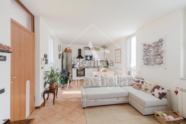 appartamento in vendita a Gavirate
