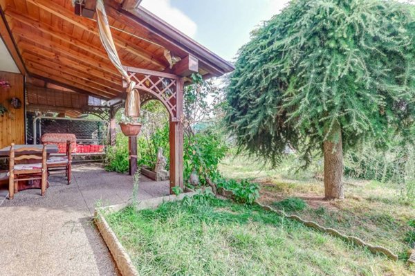 casa indipendente in vendita a Gavirate