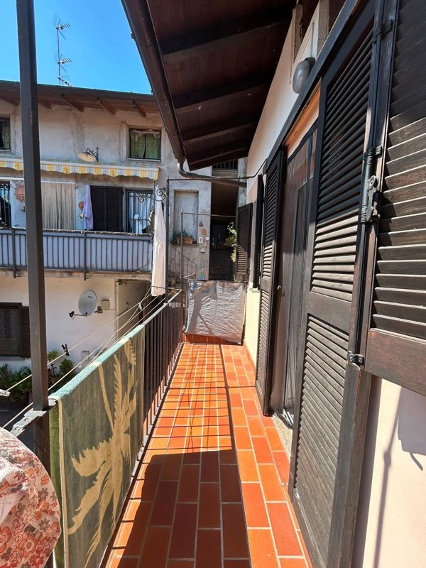 appartamento in vendita a Gavirate
