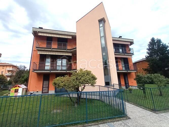 appartamento in vendita a Gavirate