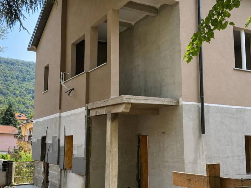 appartamento in vendita a Gavirate
