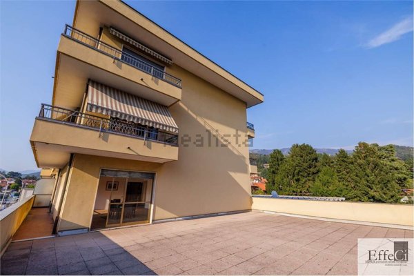 appartamento in vendita a Gavirate