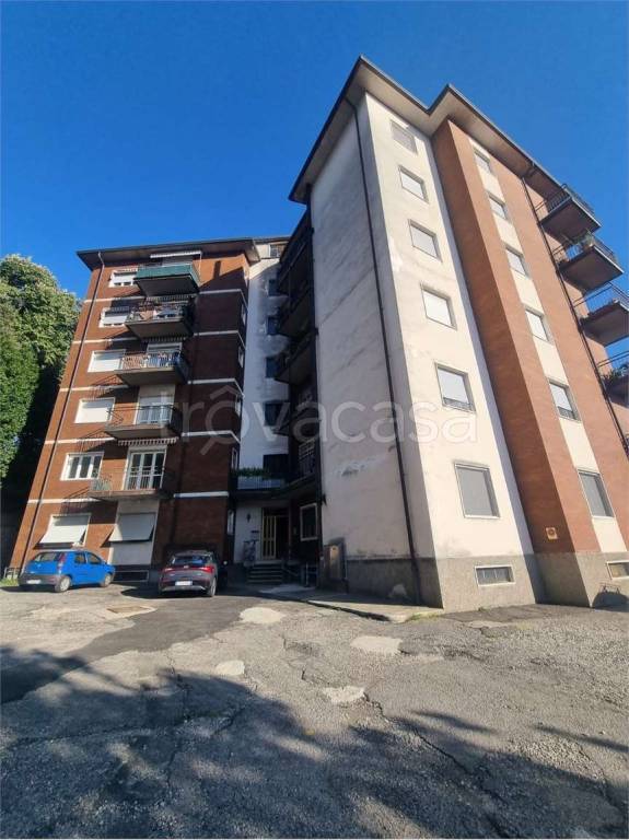 appartamento in vendita a Gavirate