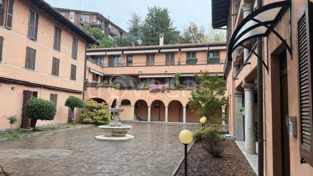 appartamento in vendita a Gavirate