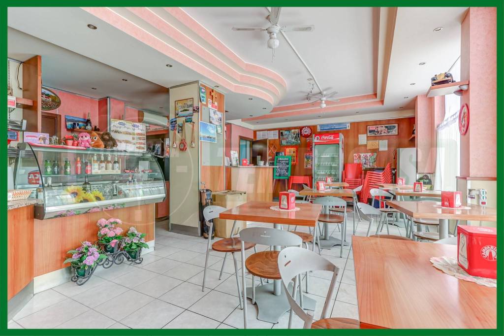 locale commerciale in vendita a Gavirate