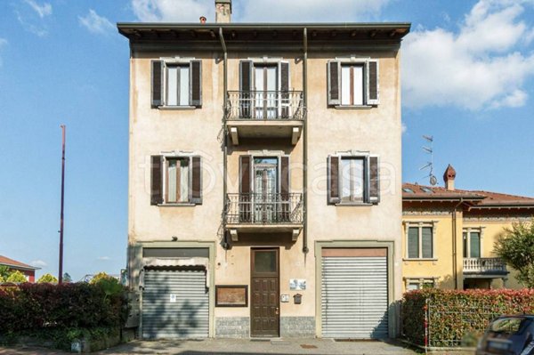 appartamento in vendita a Gazzada Schianno