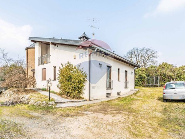 casa indipendente in vendita a Gazzada Schianno