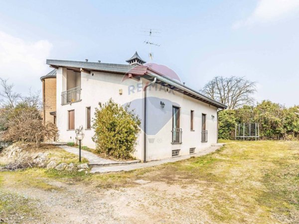 casa indipendente in vendita a Gazzada Schianno