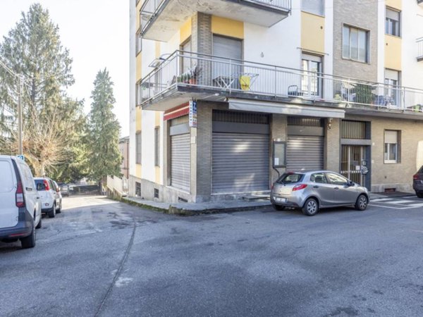 appartamento in vendita a Gazzada Schianno