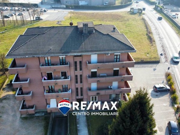 appartamento in vendita a Gazzada Schianno