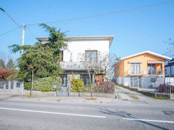 casa indipendente in vendita a Gazzada Schianno