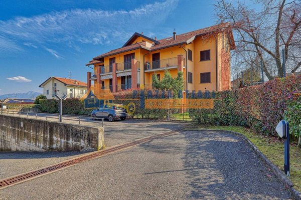 appartamento in vendita a Gazzada Schianno